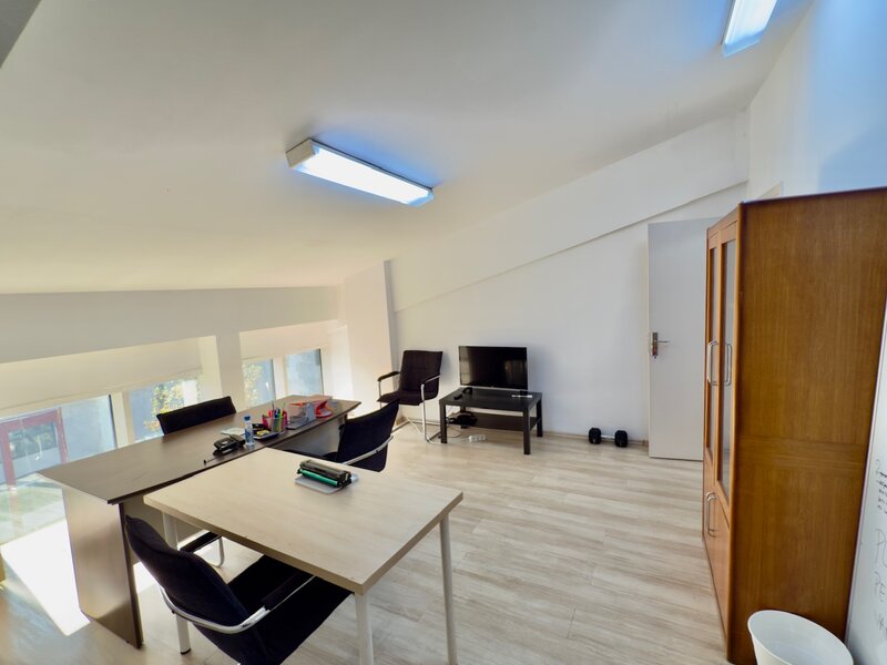 Bulevardul Unirii, Magazinul Zepter birou open space / mobilat